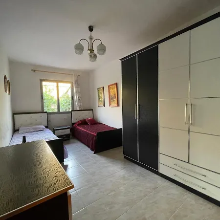 Holiday home Lovely Spacious House With Big Garden