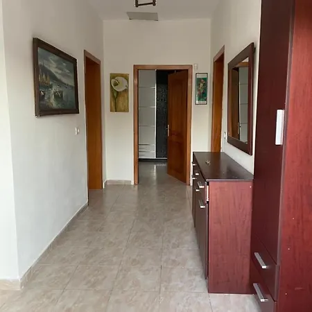 Lovely Spacious House With Big Garden *