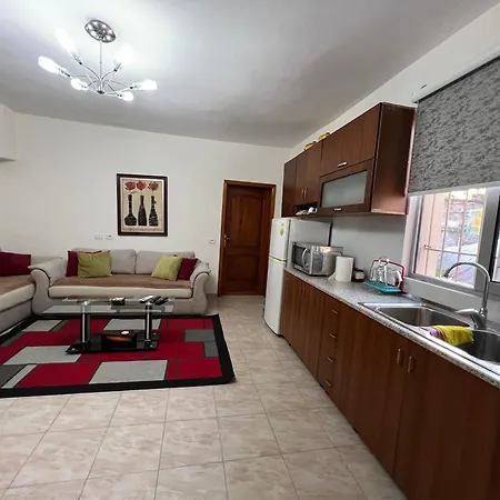 Lovely Spacious House With Big Garden Hébergement de vacances *