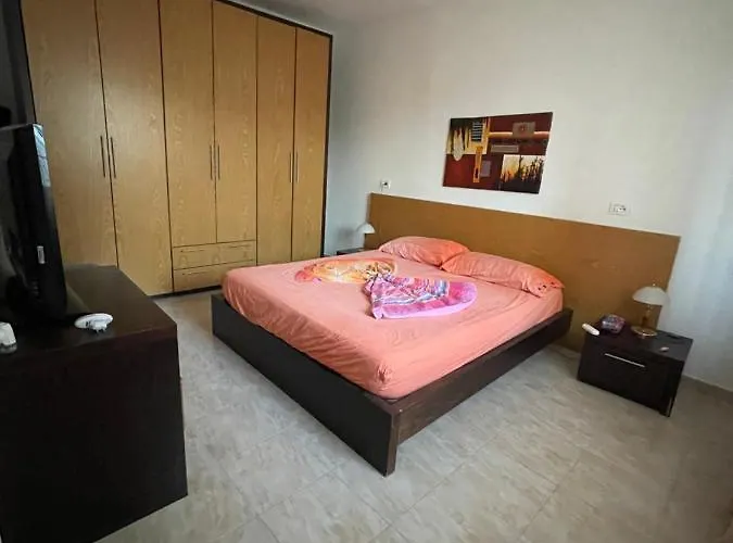 Lovely Spacious House With Big Garden 度假居 爱尔巴桑