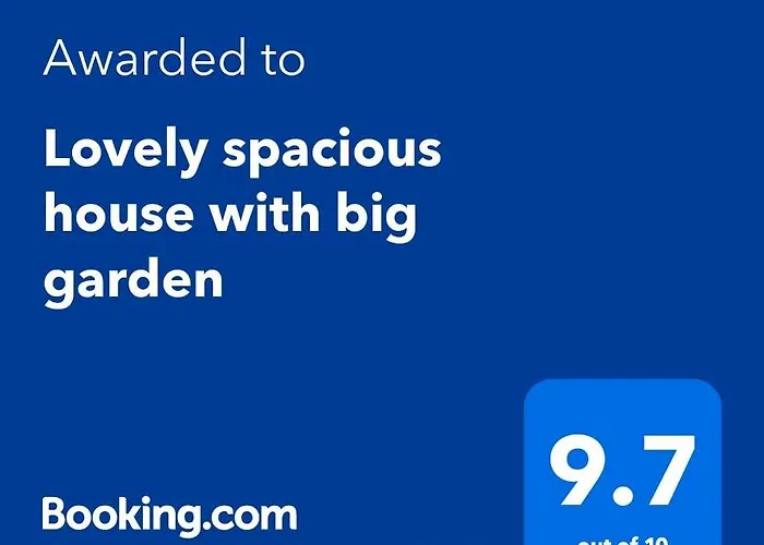 펜션 Lovely Spacious House With Big Garden 엘바산